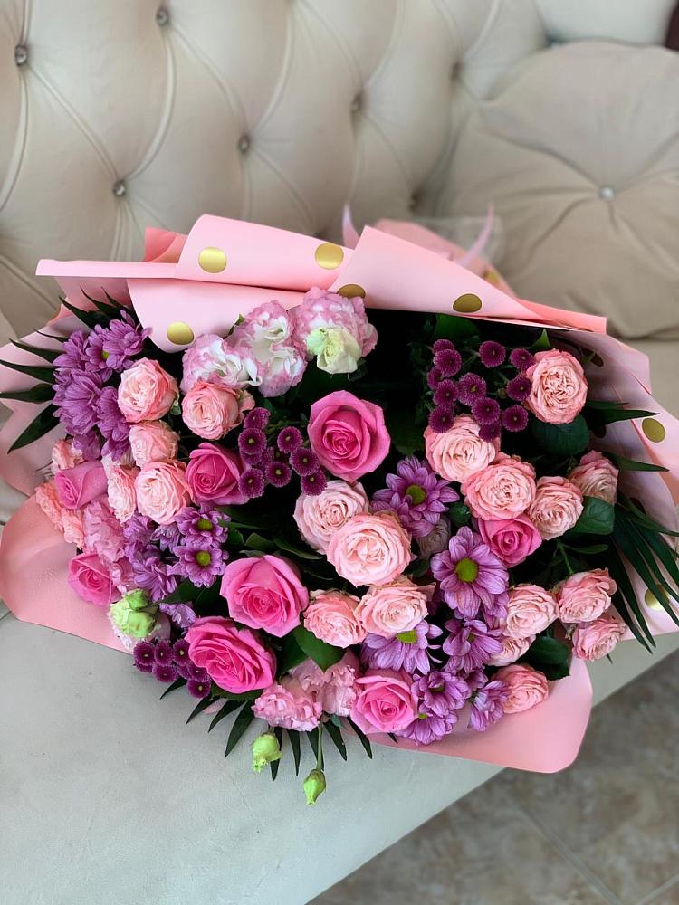 Букет цветов из: Хризантемы, Розы и Лизиантусы в Горном Забайкальского края