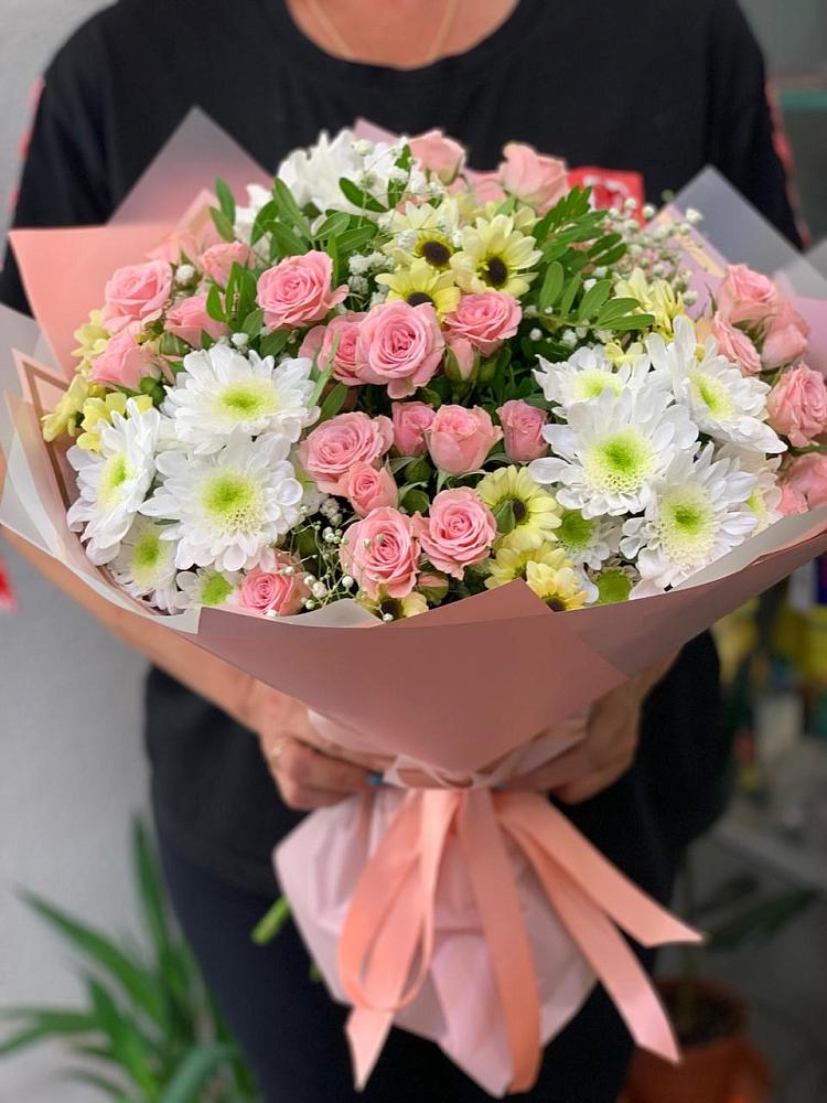 Букет цветов из: Розы и Хризантемы в Горном Забайкальского края