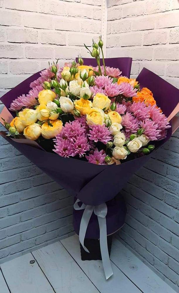 Букет цветов из: Хризантемы и Розы в Горном Забайкальского края