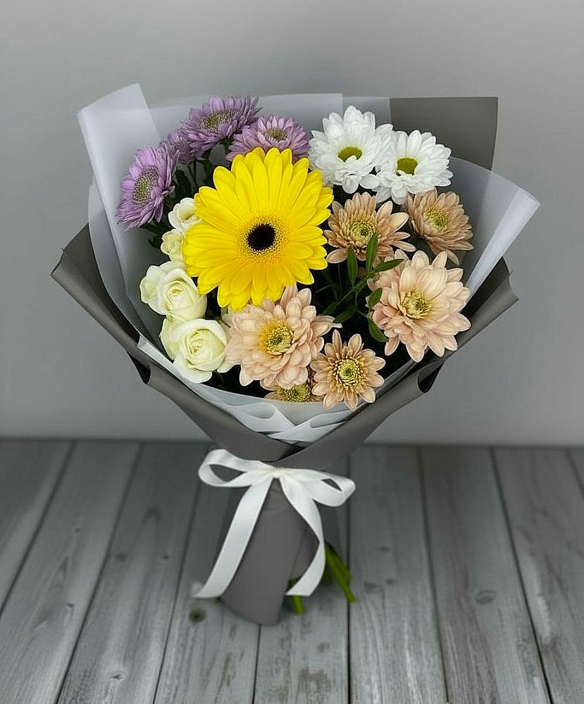 Букет цветов из: Розы, Герберы и Хризантемы в Горном Забайкальского края