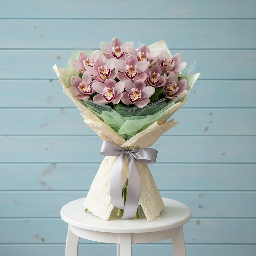 Букет цветов из: Орхидеи и Розы в Горном Забайкальского края