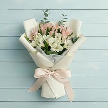 Букет цветов из:  Альстромерии в Горном Забайкальского края
