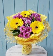 Букет цветов из:  Хризантемы и Герберы в Горном Забайкальского края