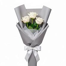 Букет 3 белые розы в Горном Забайкальского края