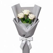 Букет 3 белые розы в Горном Забайкальского края