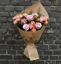 Букет цветов из:  Розы в Горном Забайкальского края