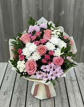 Букет цветов из:  Альстромерии, Гвоздики, Розы и Хризантемы в Горном Забайкальского края