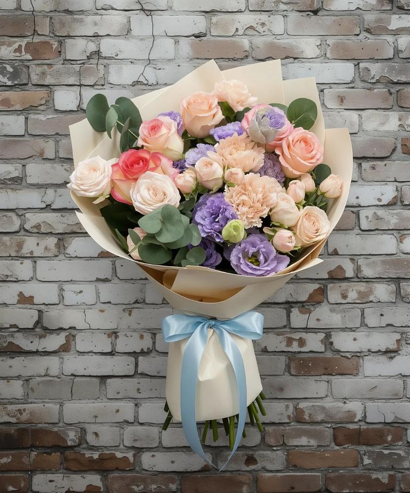 Букет цветов из: Розы, Лизиантусы и Гвоздики в Горном Забайкальского края