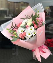 Букет цветов из:  Розы, Лизиантусы и Хризантемы в Горном Забайкальского края