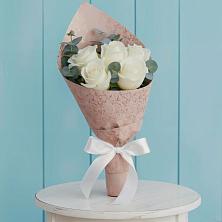 Букет цветов из:  Розы в Горном Забайкальского края