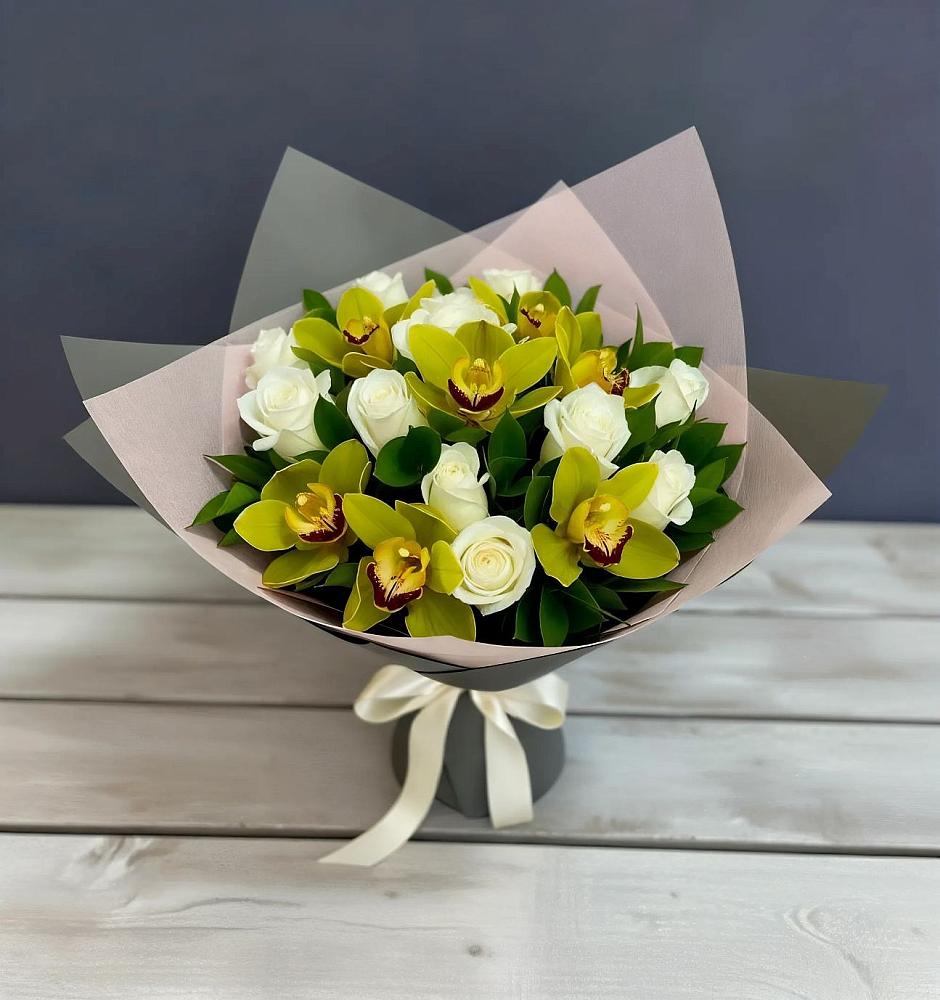 Букет цветов из: Орхидеи и Розы в Горном Забайкальского края