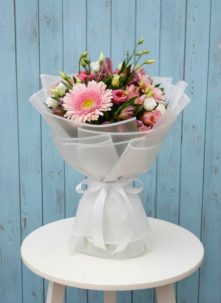 Букет цветов из: Герберы, Альстромерии и Лизиантусы в Горном Забайкальского края