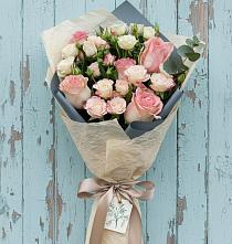 Букет цветов из:  Розы в Горном Забайкальского края
