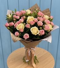 Букет цветов из:  Розы в Горном Забайкальского края