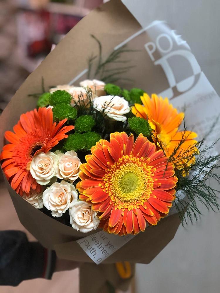Букет цветов из: Герберы, Хризантемы и Розы в Горном Забайкальского края
