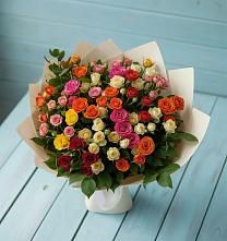 Букет Микс из разноцветных кустовых роз в Горном Забайкальского края