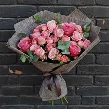 Букет цветов из:  Розы в Горном Забайкальского края